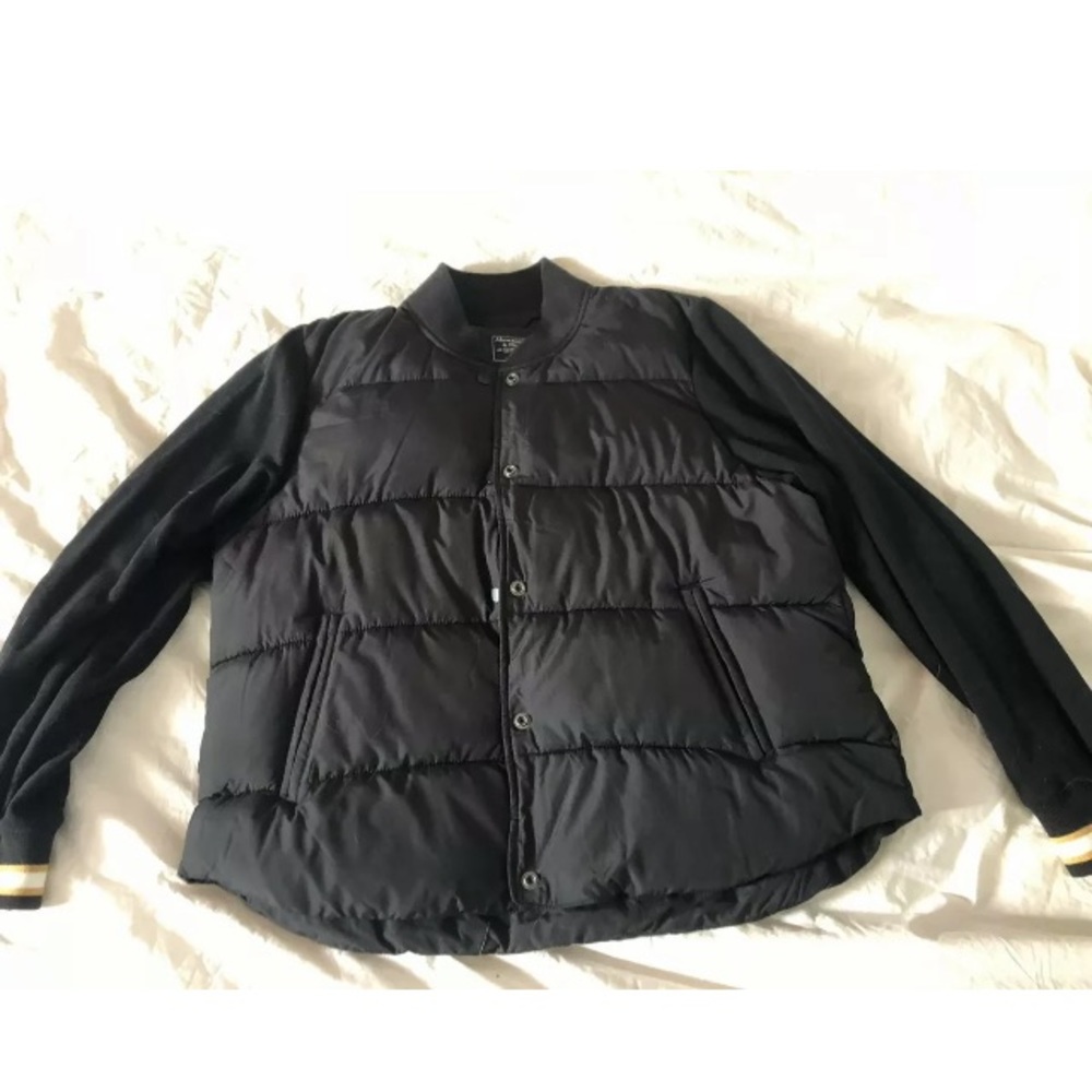 Abercrombie bomber size XL
